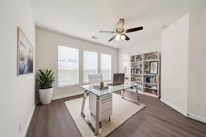 10616 Centre Shadows Drive, Houston, TX 77043 - Photo 12