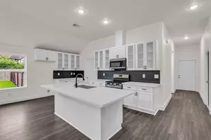 11919 Prosperity Point Dr, Houston, TX 77048 - Photo 14