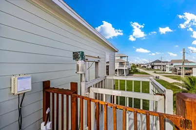 919 Eastview, Crystal Beach, TX 77650 - Photo 8
