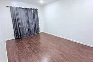 10345 Muscatine St, Houston, TX 77029 - Photo 6