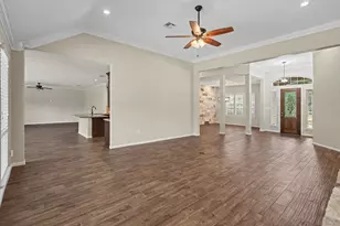 52 La Jolla Cir, Montgomery, TX 77356 - Photo 2