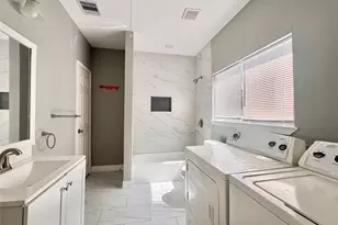 4106 Robertson St, Houston, TX 77009 - Photo 12