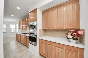 4230 Waterwood Dr, Baytown, TX 77521 - Photo 8