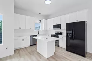9725 Kerr St, Houston, TX 77029 - Photo 10