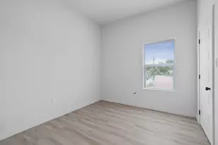 9725 Kerr St, Houston, TX 77029 - Photo 32