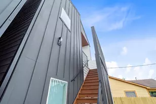 9725 Kerr St, Houston, TX 77029 - Photo 2