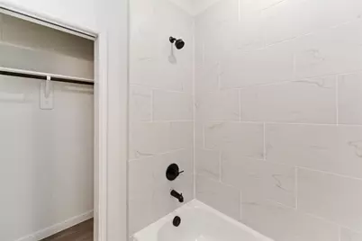 4710 Mallow Street #E/F, Houston, TX 77033 - Photo 28