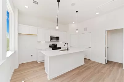 4710 Mallow Street #E/F, Houston, TX 77033 - Photo 10