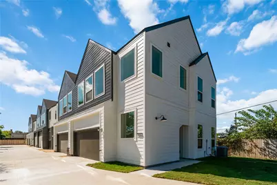 4710 Mallow Street #E/F, Houston, TX 77033 - Photo 2