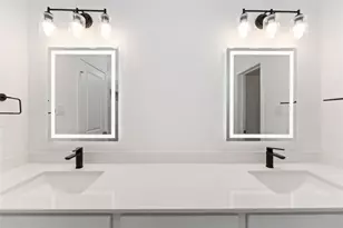 4710 Mallow St, Houston, TX 77033 - Photo 22