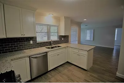 4607 Pine Street, Bellaire, TX 77401 - Photo 6