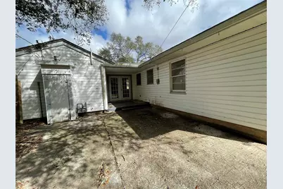 140 Laurel Street, Lake Jackson, TX 77566 - Photo 24