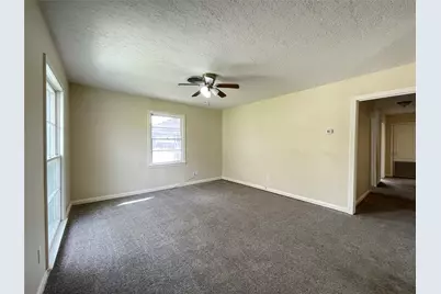 140 Laurel Street, Lake Jackson, TX 77566 - Photo 8