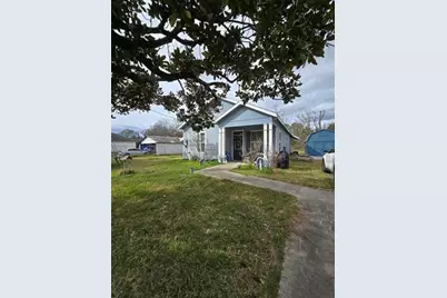 2518 South Avenue, West Orange, TX 77630 - Photo 2