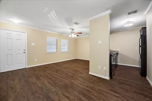 427 W 16th St, Houston, TX 77008 - Photo 1