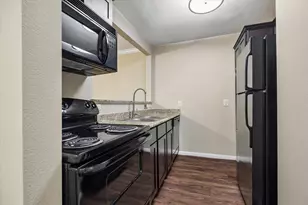 427 W 16th St, Houston, TX 77008 - Photo 2