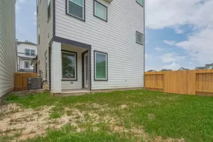 8925 Grovner Pl, Houston, TX 77055 - Photo 38