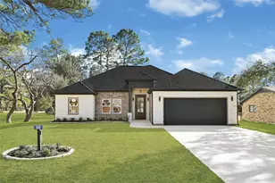 105 Bledsoe St, Prairie View, TX 77445 - Photo 1