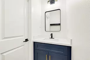 105 Bledsoe St, Prairie View, TX 77445 - Photo 16