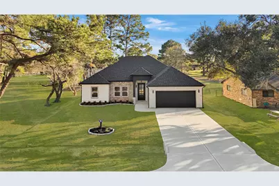 105 Bledsoe St, Prairie View, TX 77445 - Photo 4