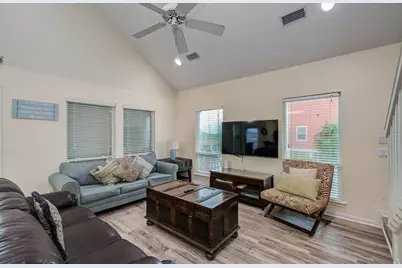 16713 Kingston Way, Jamaica Beach, TX 77554 - Photo 10