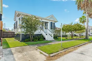 1407 Winnie St, Galveston, TX 77550 - Photo 4