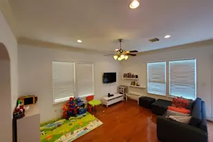 11014 Sherwood Ridge Dr, Houston, TX 77043 - Photo 4