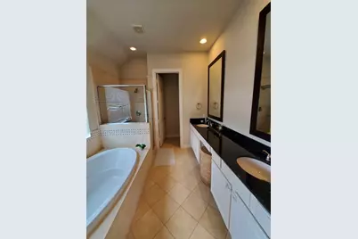 11014 Sherwood Ridge Drive, Houston, TX 77043 - Photo 12
