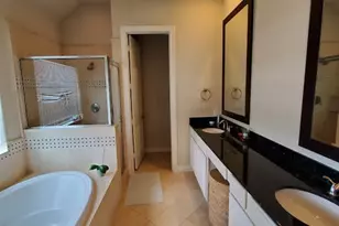 11014 Sherwood Ridge Dr, Houston, TX 77043 - Photo 12