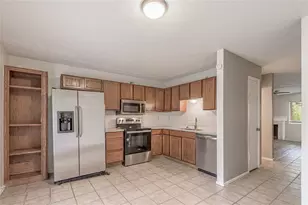 2521 Crosstimbers St, Huntsville, TX 77320 - Photo 10