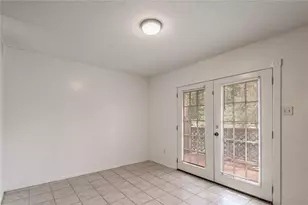 2521 Crosstimbers St, Huntsville, TX 77320 - Photo 12