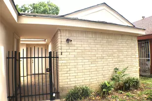 11118 High Star Dr, Houston, TX 77072 - Photo 4