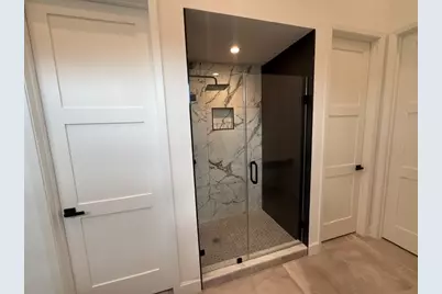 2030 Forest Hill Boulevard, Houston, TX 77023 - Photo 10