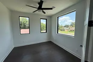 2030 Forest Hill Blvd, Houston, TX 77023 - Photo 18