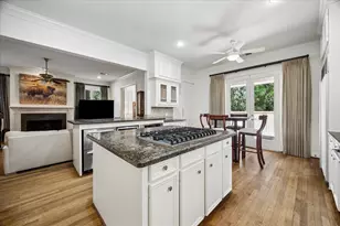 231 Sugar Berry Cir, Houston, TX 77024 - Photo 8