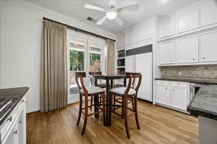 231 Sugar Berry Cir, Houston, TX 77024 - Photo 14