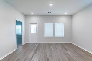 13110 Villa Sola Dr, Texas City, TX 77568 - Photo 6