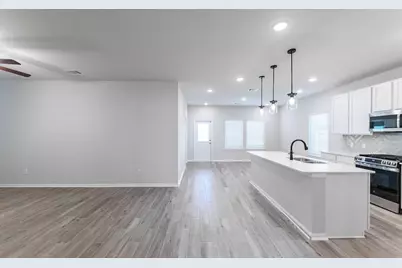 13110 Villa Sola Drive, Texas City, TX 77568 - Photo 2