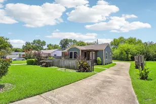 4516 Dewberry St, Houston, TX 77021 - Photo 2