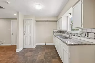 4516 Dewberry St, Houston, TX 77021 - Photo 10