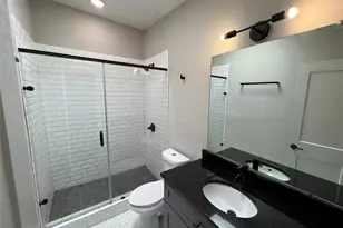219 Marshall St, Houston, TX 77006 - Photo 6