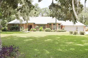 1927 Oak Island Dr, Lake Jackson, TX 77566 - Photo 1