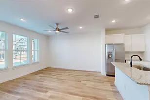 2938 ELLE DR, Grand Prairie, TX 75052 - Photo 10