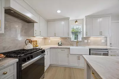 1410 E 32nd 1/2 Street, Houston, TX 77022 - Photo 4