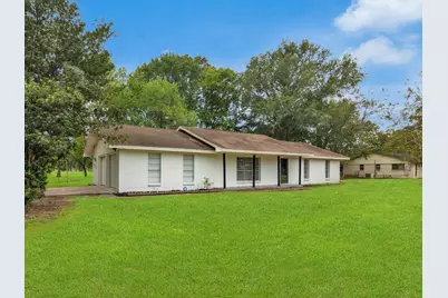290 E Smith St, Sour Lake, TX 77659 - Photo 1