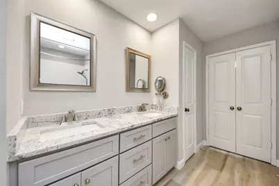 66 Scarlet Woods Court, The Woodlands, TX 77380 - Photo 32