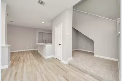 66 Scarlet Woods Court, The Woodlands, TX 77380 - Photo 10