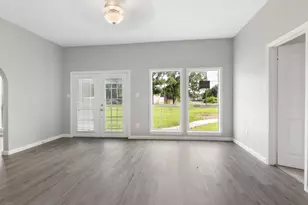 638 Kelly Ln, Holiday Lakes, TX 77515 - Photo 8