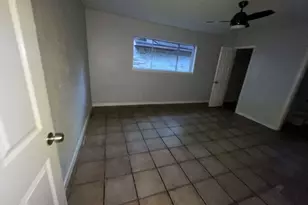 11042 Lafferty Oaks St, Houston, TX 77013 - Photo 18