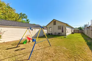 414 E Adoue St, Baytown, TX 77520 - Photo 22